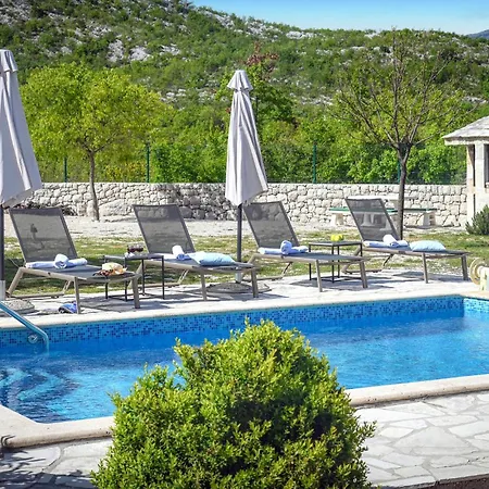 Silentio Dalmatia * Makarska